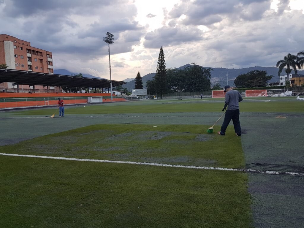 Mantenimiento_Grama_Sintetica_2