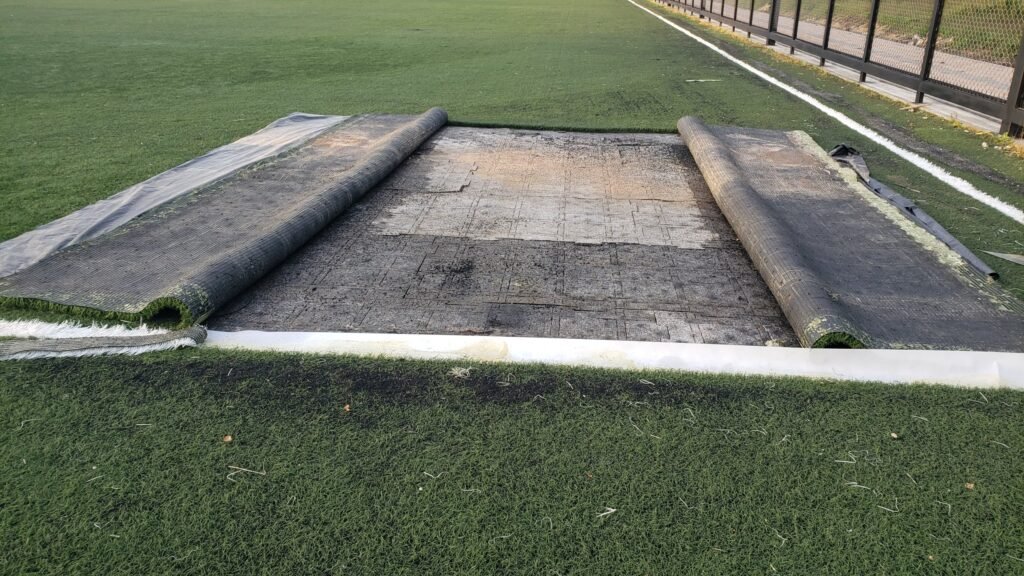 Mantenimiento_Grama_Sintetica_1 Mantenimiento de canchas sintéticas en Medellín y Colombia